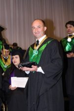 🇵🇾 SEÑOR OFICIAL SUPERIOR PROFESOR DE LA EPOE CULMINA DOCTORADO CON HONORES